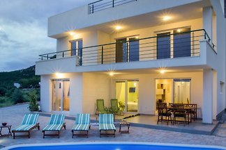 Ferienhaus SAN mit beheiztem Pool