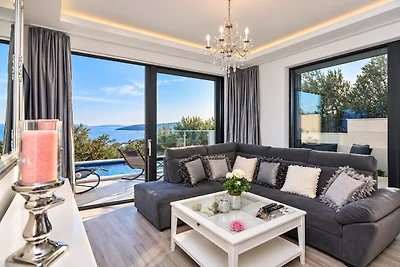 Villa Anja mit Pool und Meerblick