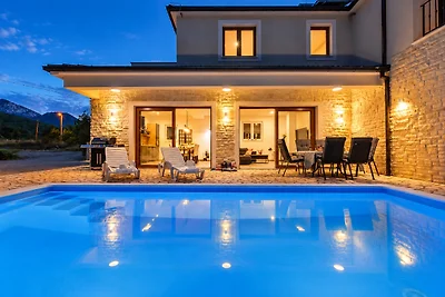 Villa Dolac mit Pool und Garten