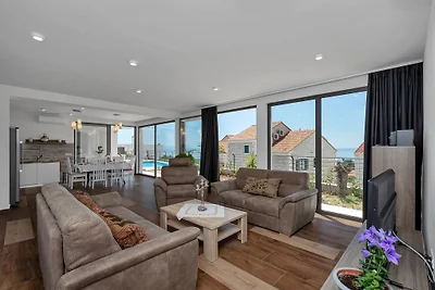 Villa Smart mit Pool in Makarska