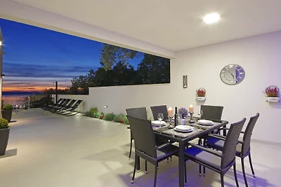 Villa Anja mit Pool und Meerblick