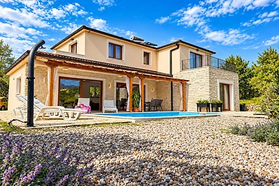 Villa Dolac mit Pool