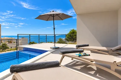 Villa VIP mit Pool – bis 9 Personen