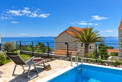 Villa Smart mit Pool in Makarska