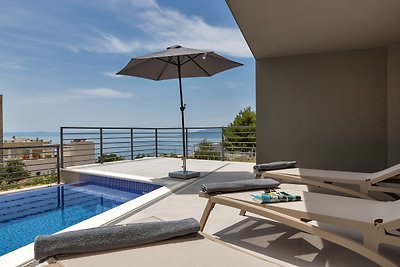 Villa VIP mit Pool – bis 9 Personen