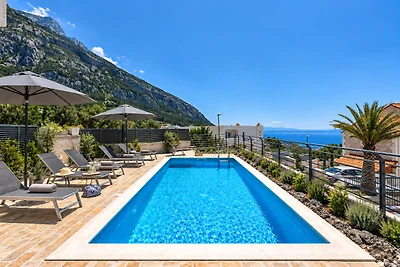 Villa Smart mit Pool in Makarska