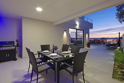 Villa Anja mit Pool und Meerblick