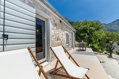 Echo mit Pool in ruhiger Lage