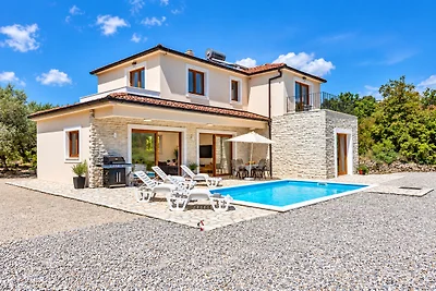 Villa Dolac mit Pool und Garten