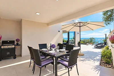 Villa Anja mit Pool und Meerblick