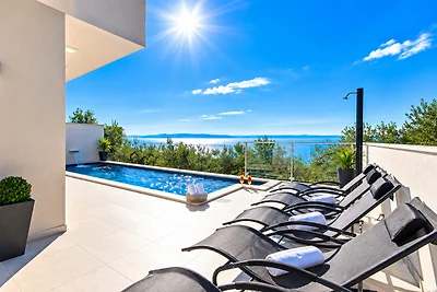 Villa Anja mit Pool und Meerblick