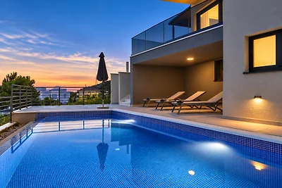 Villa VIP mit Pool – bis 9 Personen