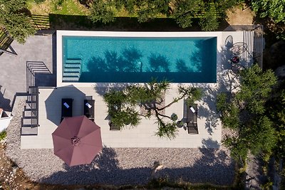 Villa Grigio mit beheiztem Pool 