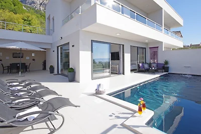 Villa Anja mit Pool und Meerblick