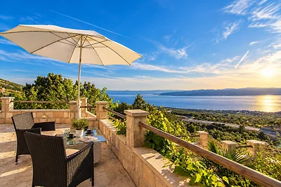 Steinvilla Dado mit infinity Pool