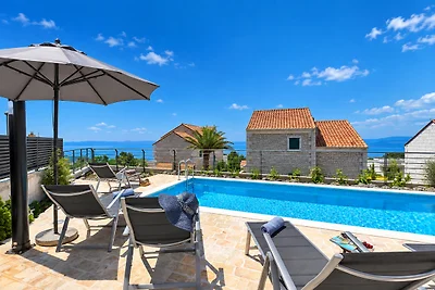 Villa Smart mit Pool in Makarska