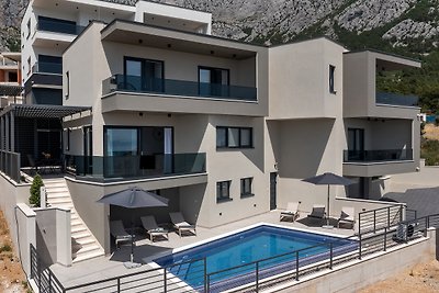 Villa VIP mit Pool – bis 9 Personen