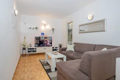 Karmela in Makarska für vier