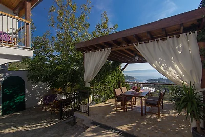 Haus Bartul mit beheiztem Pool