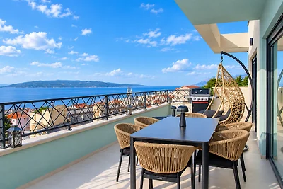 Penthouse Helena