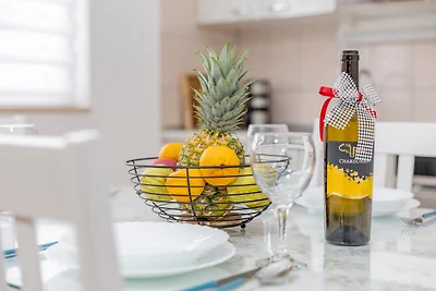 Karmela in Makarska für vier