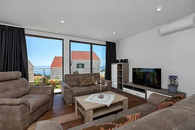 Villa Smart mit Pool in Makarska