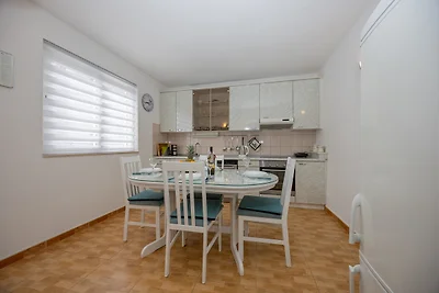 Karmela in Makarska für vier