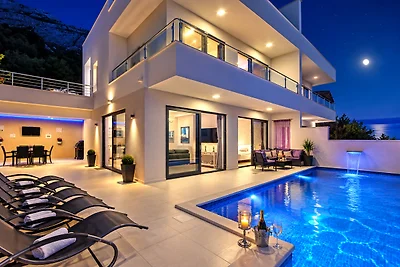 Villa Anja mit Pool und Meerblick