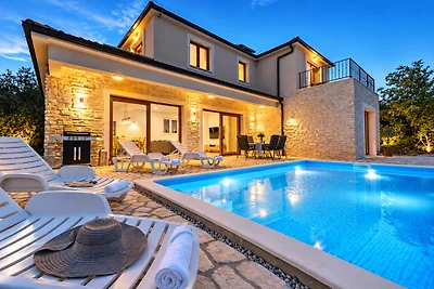 Villa Dolac mit Pool und Garten