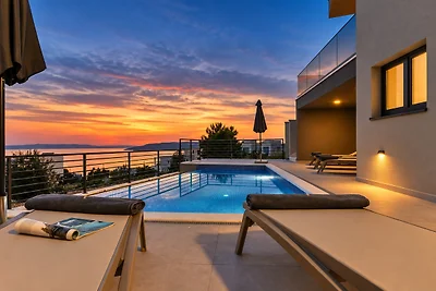 Villa VIP mit Pool – bis 9 Personen