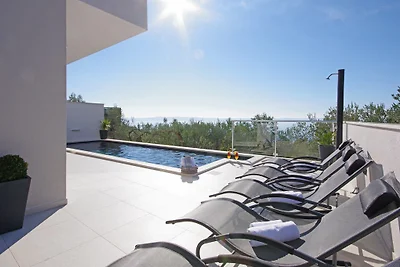 Villa Anja mit Pool und Meerblick