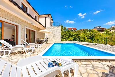 Villa Dolac mit Pool und Garten