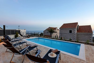 Villa Smart mit Pool in Makarska