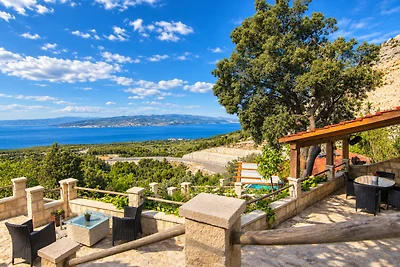 Steinvilla Dado mit infinity Pool