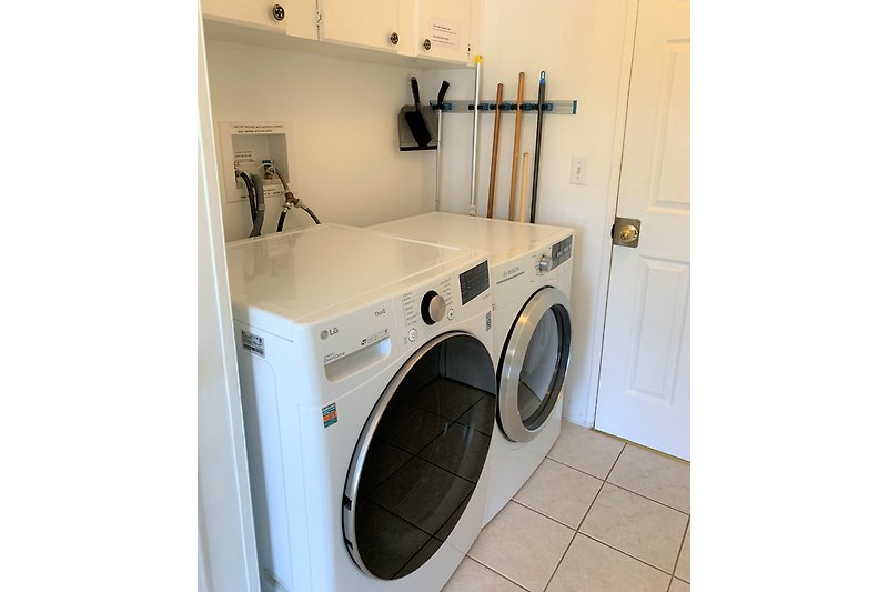 Laundry room - washer/dryer