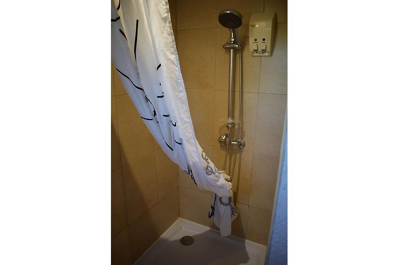 Grosse Dusche von 100x100cm