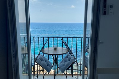 Marina House mit Balkon aufs Meer