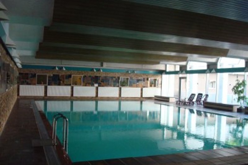 kostenloses Schwimmbad (10x20m, 28°C)