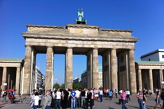 BERLIN 3 ZIMMER FERIENWOHNUNG MITTE