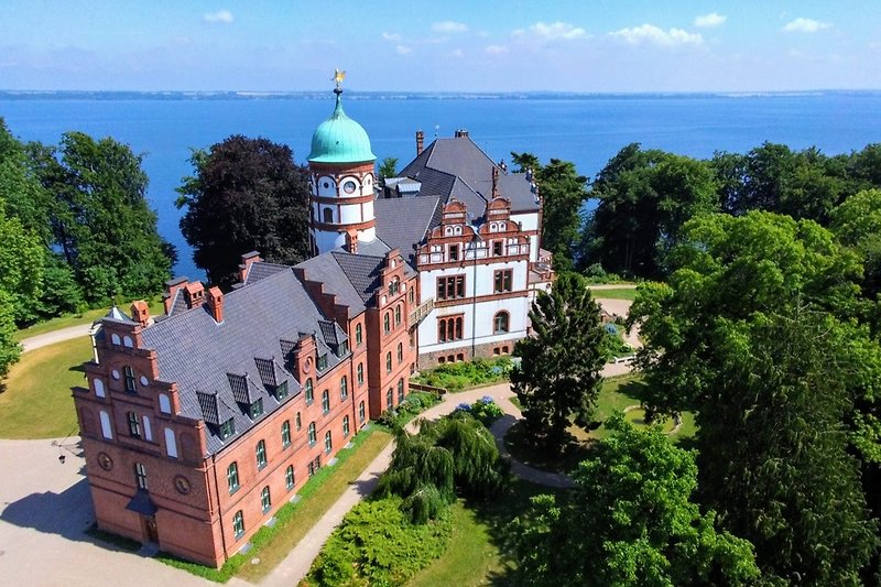 Schloss Wiligrad am Schweriner See