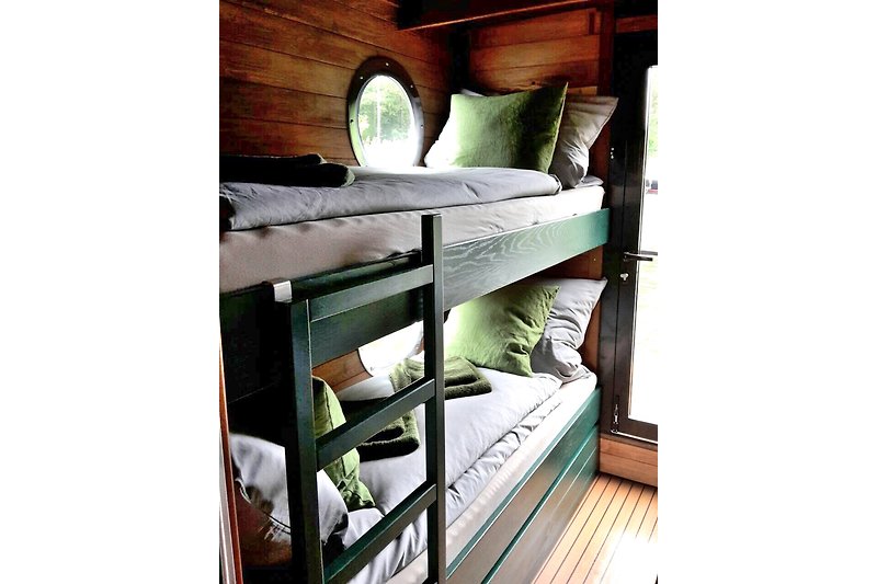 Doppelstockbett im Schlafbereich 0,80 x 2,00 m