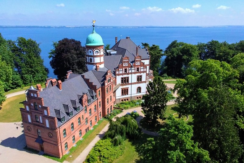 Ein Geheimtipp: Schloss Wiligrad am Schweriner See