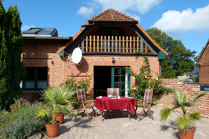 Buitenaanzicht & Terras