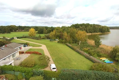 Haus Seeblick mit Steg und Boot