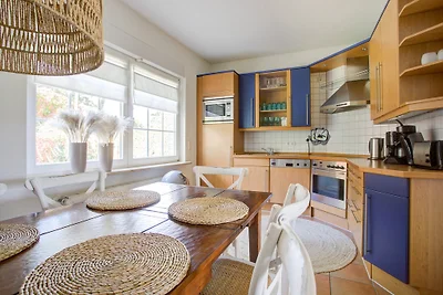 Haus Seeblick mit Steg und Boot