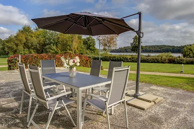 Haus Seeblick mit Steg und Boot