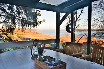 Finse cottage aan het meer met uitzicht op het meer