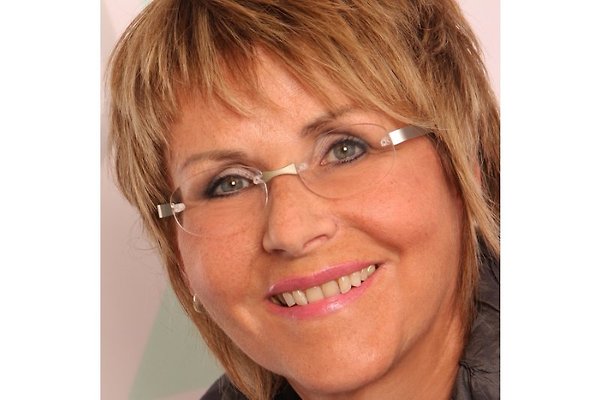 Frau G. Lux Frau G. Lux