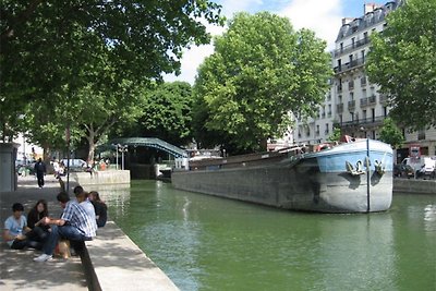 Little house in Paris