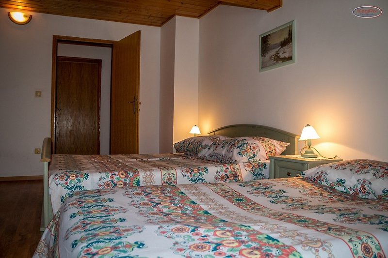 Zimmer mit drei Betten